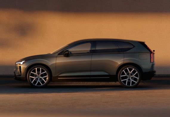 Volvo EX60 na operativní leasing